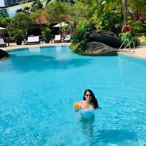 Meet your Posher, Maria